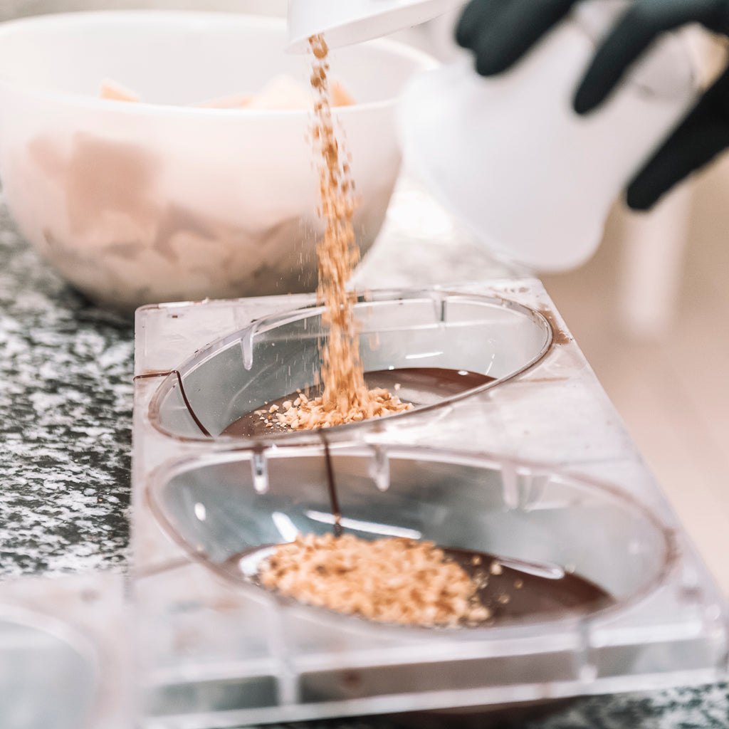 Uovo di Pasqua artigianale - cioccolato fondente, wafer e granella di nocciola La Serenissima
