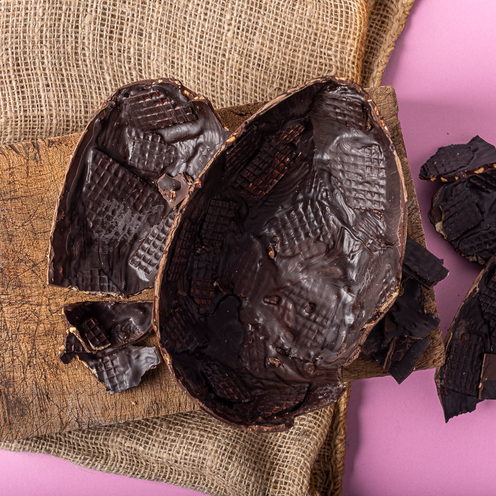 Uovo di Pasqua artigianale - cioccolato fondente, wafer e granella di nocciola La Serenissima