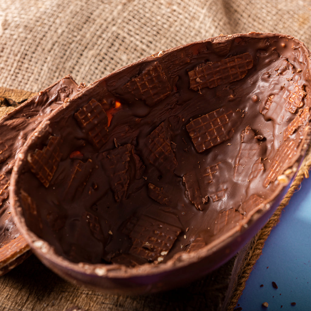 Uovo di Pasqua artigianale - cioccolato al latte, wafer e granella di nocciola La Serenissima