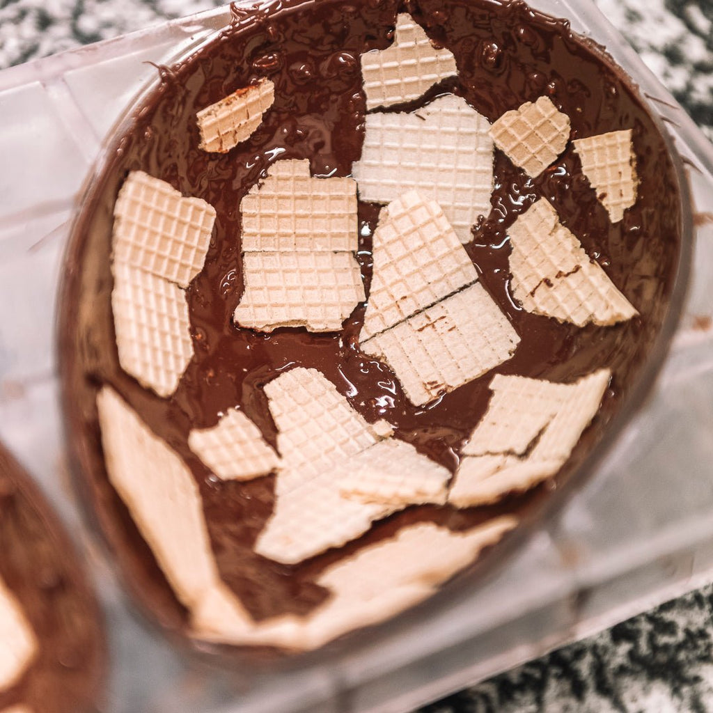 Uovo di Pasqua artigianale - cioccolato al latte, wafer e granella di nocciola - la - serenissima - sm