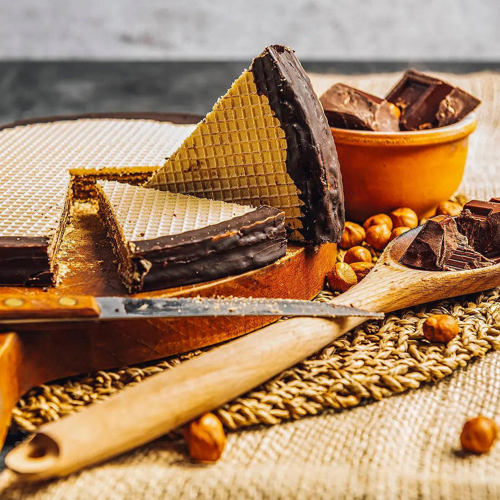 Torta Tre Monti Cioccolato con ceramica artigianale di San Marino - Bianca - la - serenissima - sm